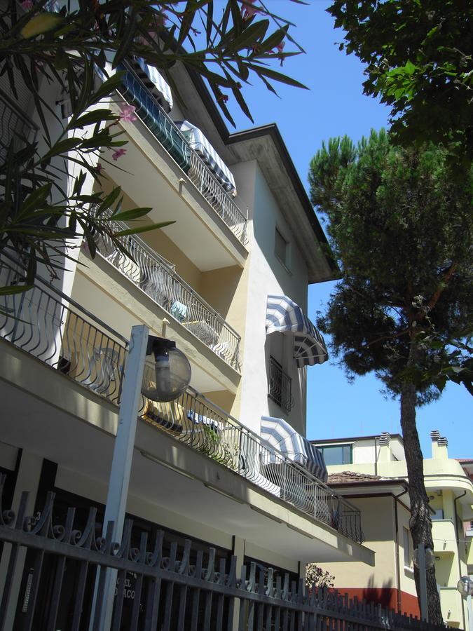 Residence Monaco Appartamenti Rimini Ngoại thất bức ảnh