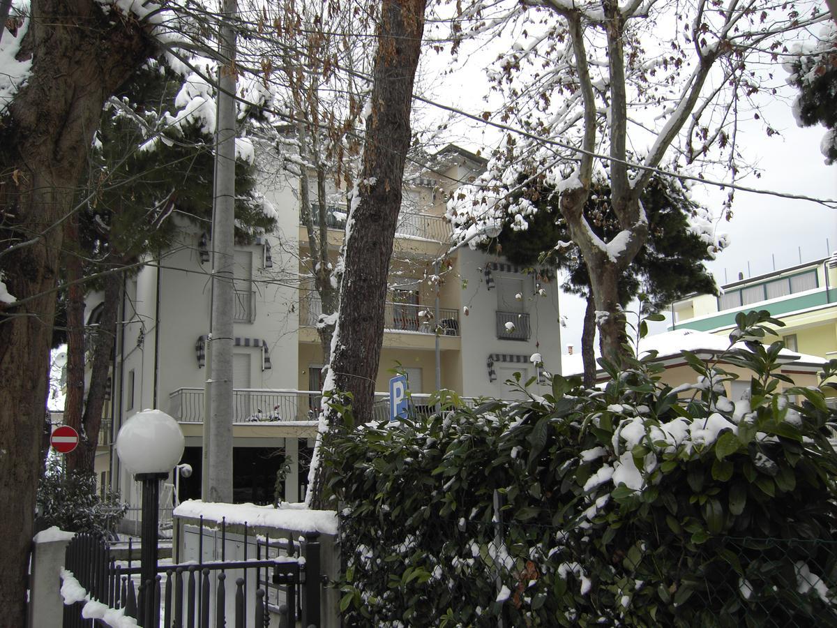 Residence Monaco Appartamenti Rimini Ngoại thất bức ảnh