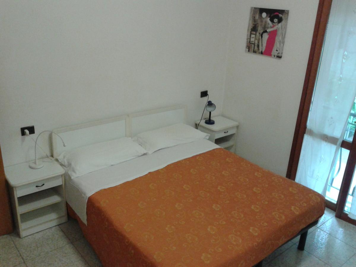 Residence Monaco Appartamenti Rimini Phòng bức ảnh